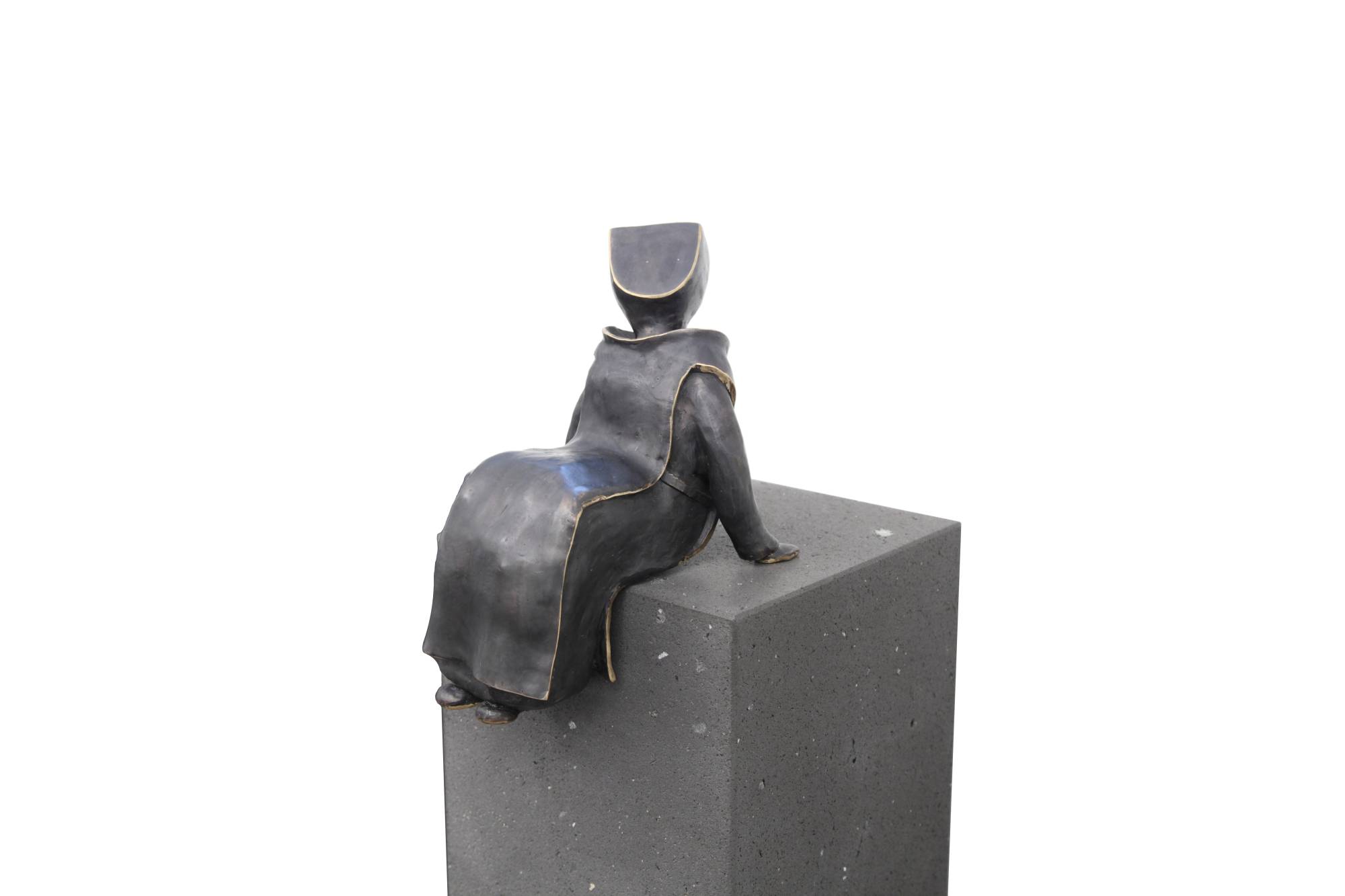 Benediktiner 3 Serie Körperhaltungen III 2020 Bronze 34 x 20 x 23 cm